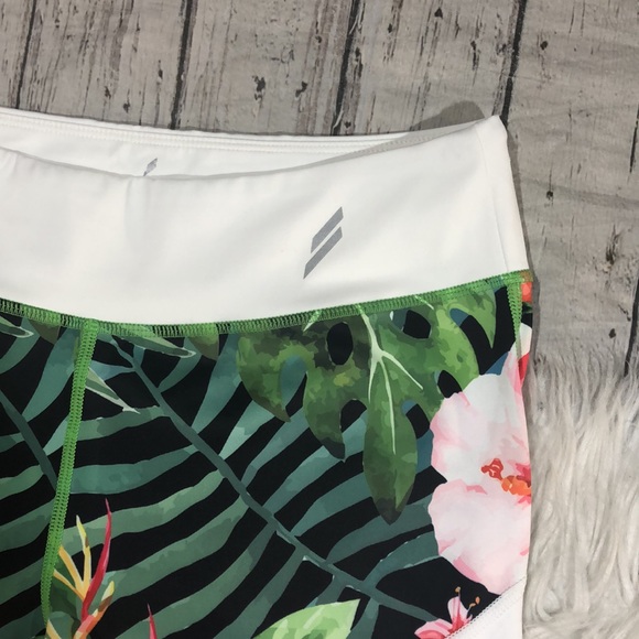 DoYouEven Jungle Floral Palm High Rise Leggings - Picture 7 of 14
